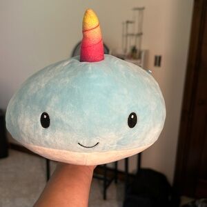 Walrus squishmallow.